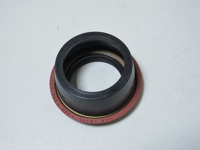 сальник заднего выходного вала раздаточной коробки 47.9 х 68.68 х 8.89 х 37.47мм